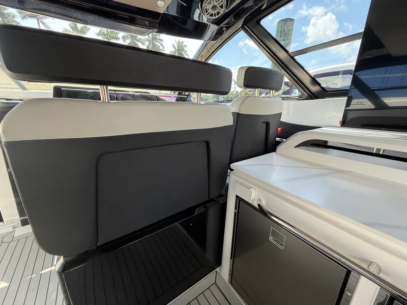 Slide: The Image of Cruisers 50 GLS 2024 - 19