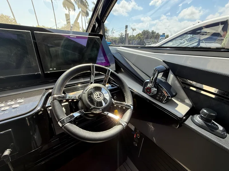 Slide: The Image of Cruisers 50 GLS 2024 - 22