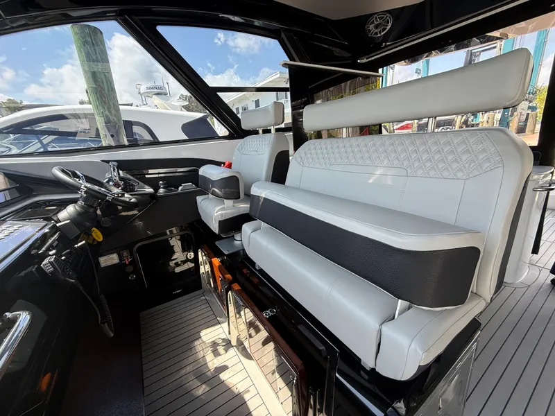 Slide: The Image of Cruisers 50 GLS 2024 - 27