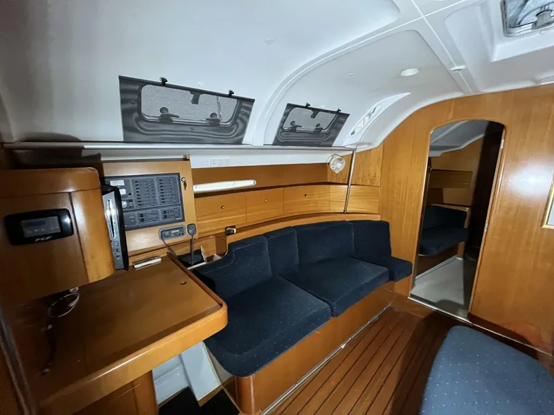 Slide: The Image of Beneteau First 42s7 1999 - 11