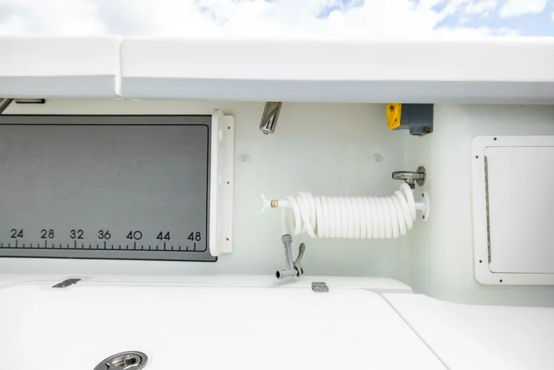 Slide: The Image of Yellowfin 32 Offshore 2014 - 27