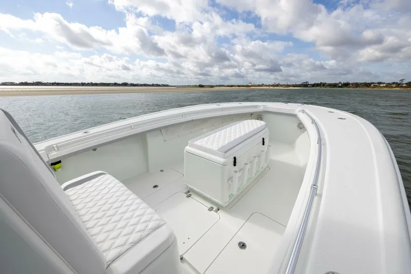 Slide: The Image of Yellowfin 32 Offshore 2014 - 6