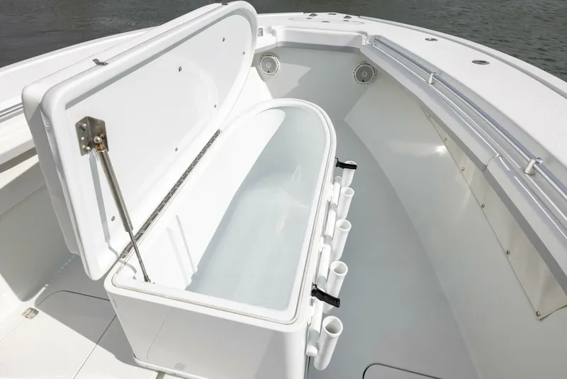 Slide: The Image of Yellowfin 32 Offshore 2014 - 9