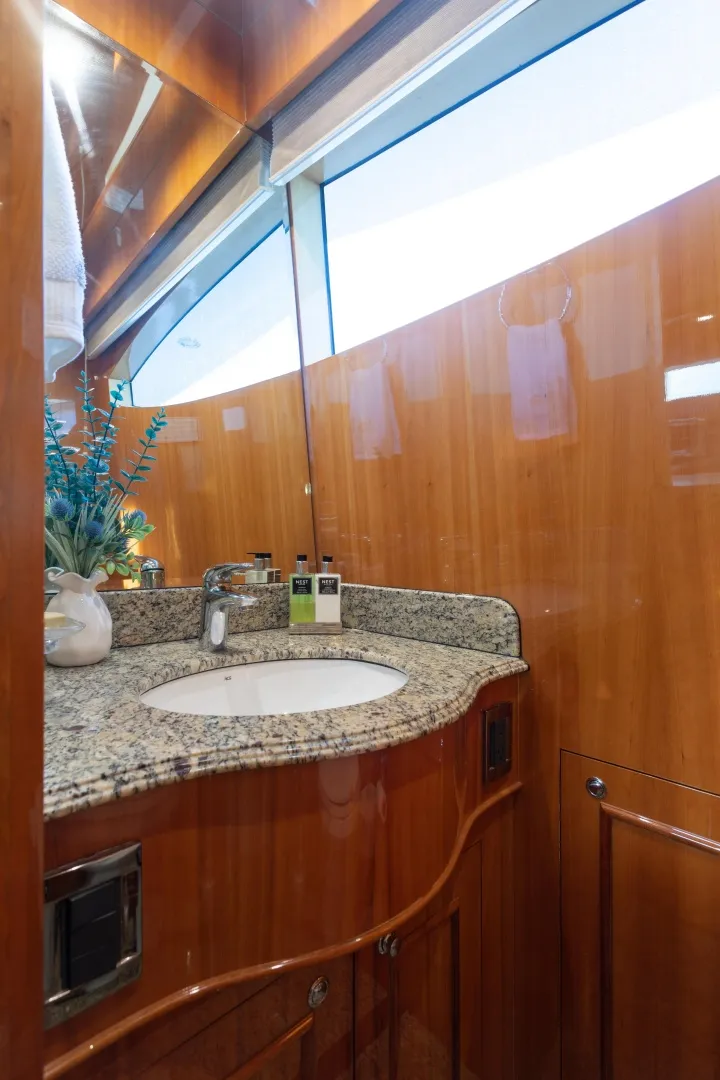 Slide: The Image of Horizon Elegance 82 2007 - 12