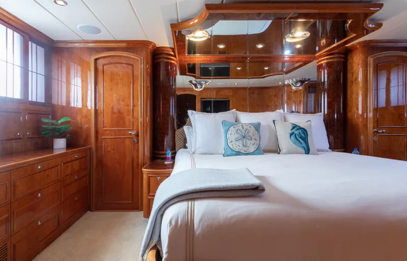 Slide: The Image of Horizon Elegance 82 2007 - 18