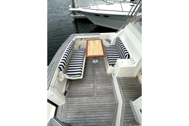 Slide: The Image of Sabre 38 Hard Top Express 2006 - 20