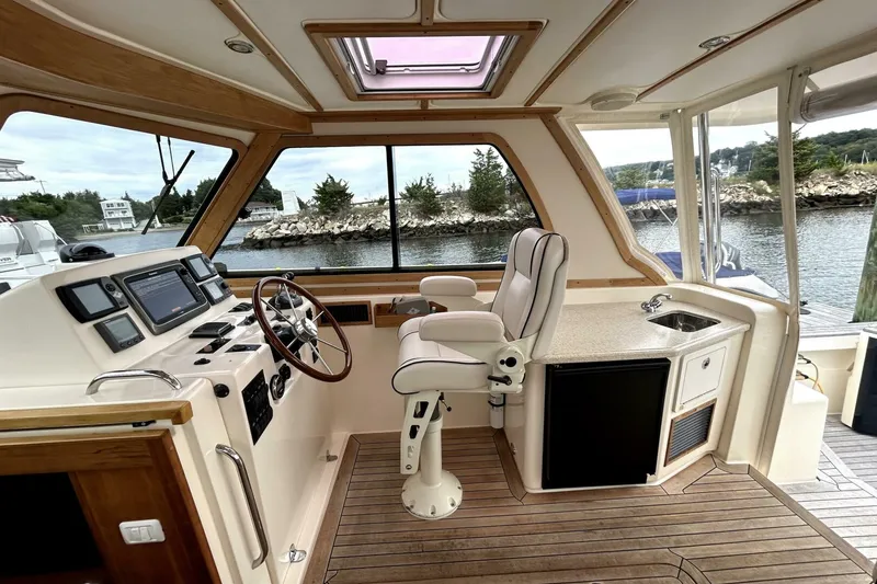 Slide: The Image of Sabre 38 Hard Top Express 2006 - 6