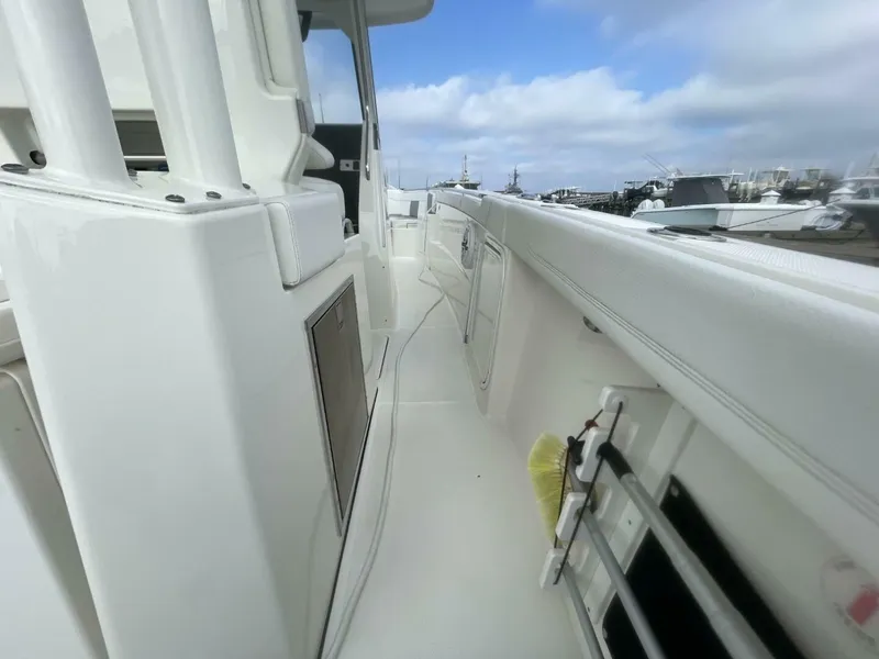 Slide: The Image of Pursuit S 328 Sport 2021 - 13