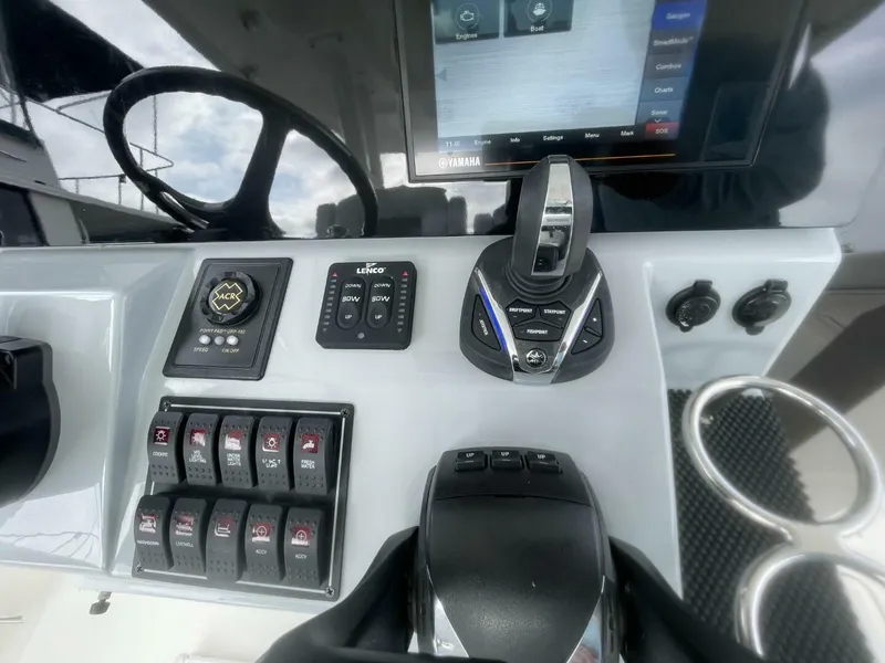 Slide: The Image of Pursuit S 328 Sport 2021 - 23