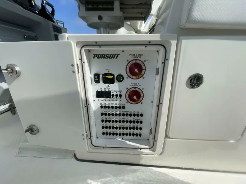 Slide: The Image of Pursuit S 328 Sport 2021 - 32