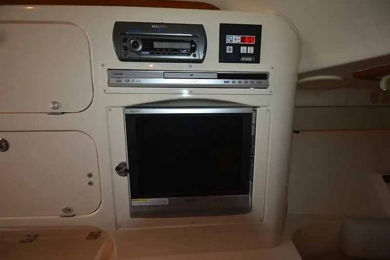 Slide: The Image of Grady-White 330 Express 2006 - 43