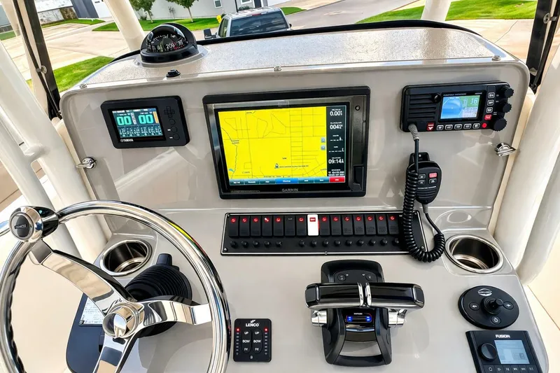 Slide: The Image of Pursuit C 260 Center Console 2017 - 19