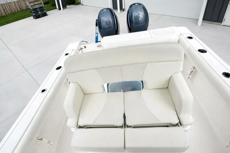 Slide: The Image of Pursuit C 260 Center Console 2017 - 8