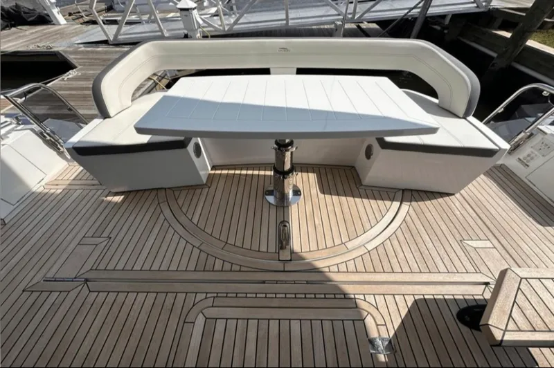 Slide: The Image of Galeon 510 SKY 2024 - 14