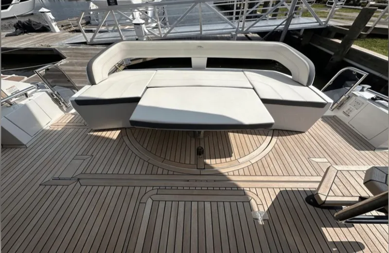 Slide: The Image of Galeon 510 SKY 2024 - 15