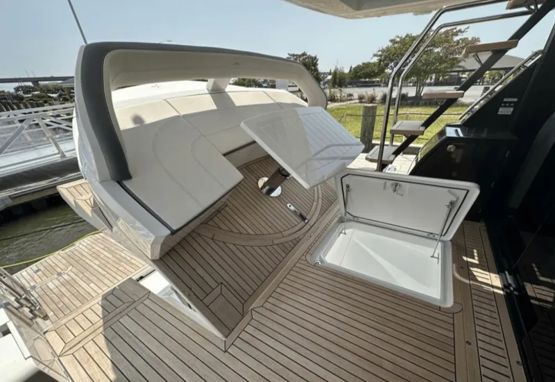 Slide: The Image of Galeon 510 SKY 2024 - 16