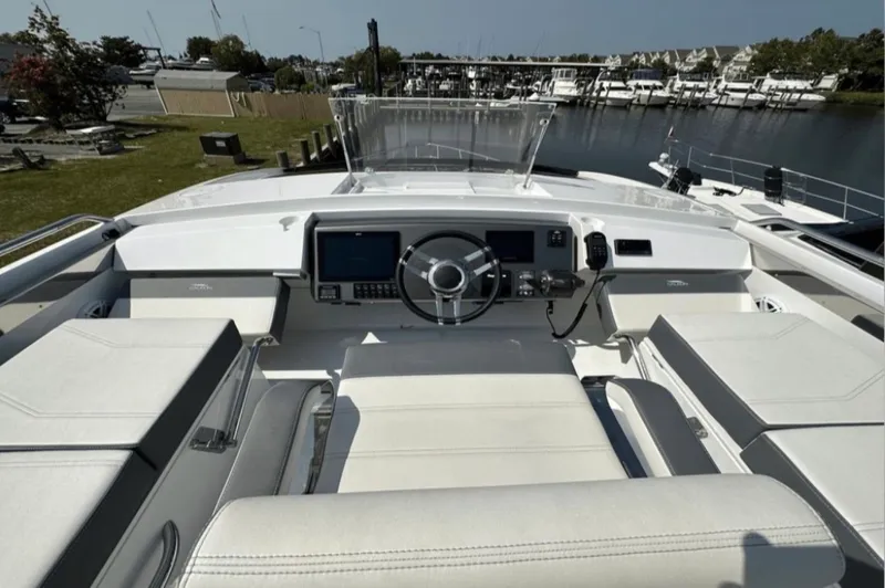 Slide: The Image of Galeon 510 SKY 2024 - 20