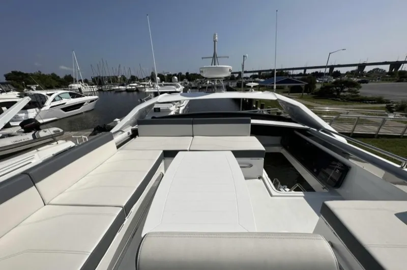 Slide: The Image of Galeon 510 SKY 2024 - 22