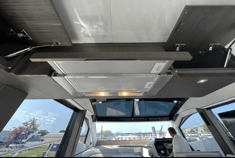 Slide: The Image of Galeon 510 SKY 2024 - 23
