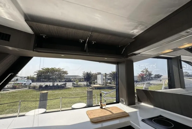 Slide: The Image of Galeon 510 SKY 2024 - 26