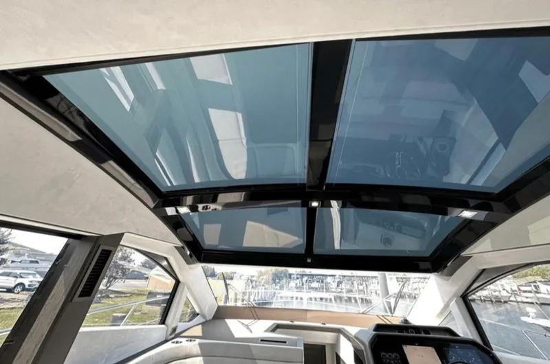 Slide: The Image of Galeon 510 SKY 2024 - 40