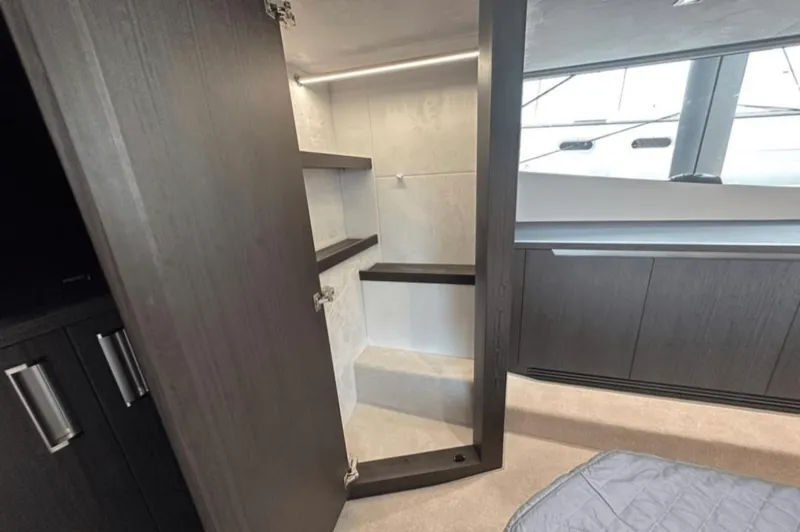 Slide: The Image of Galeon 510 SKY 2024 - 56