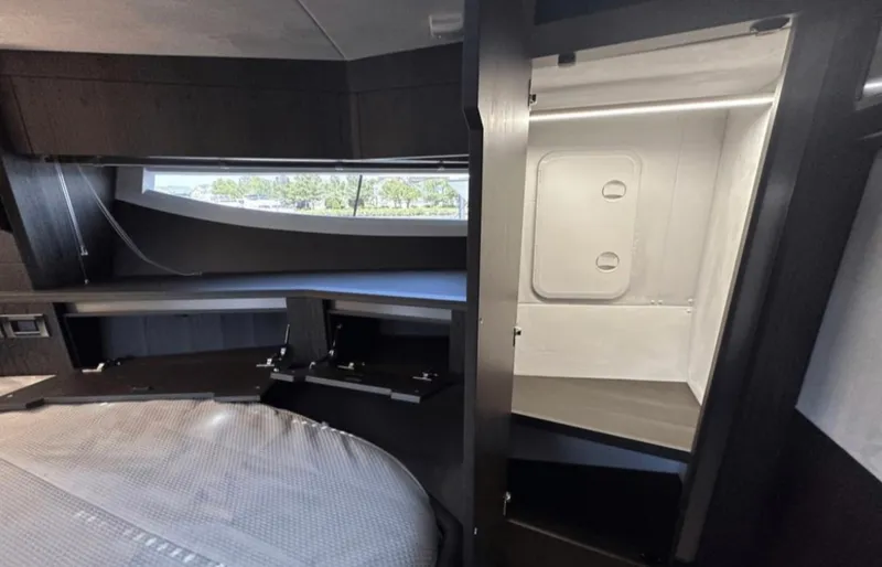 Slide: The Image of Galeon 510 SKY 2024 - 65