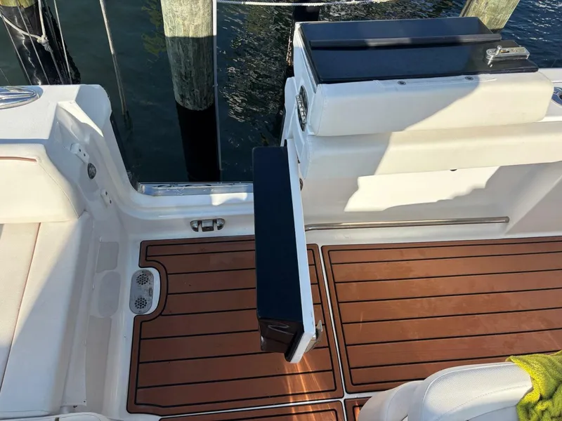 Slide: The Image of Sea Hunt Ultra 275 SE 2022 - 15