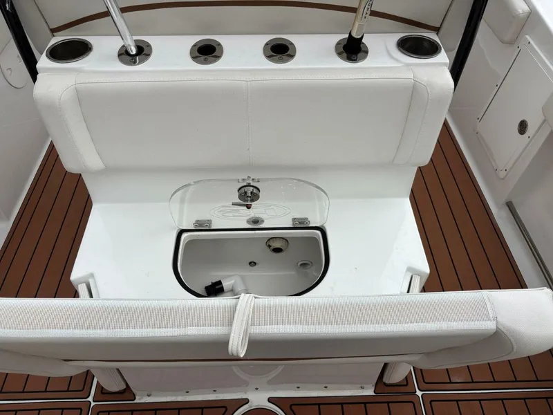 Slide: The Image of Sea Hunt Ultra 275 SE 2022 - 16