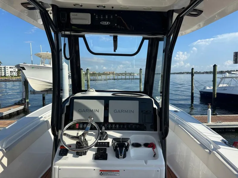 Slide: The Image of Sea Hunt Ultra 275 SE 2022 - 8