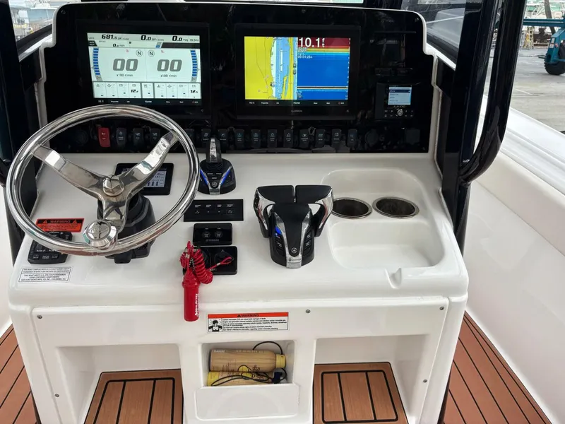 Slide: The Image of Sea Hunt Ultra 275 SE 2022 - 9