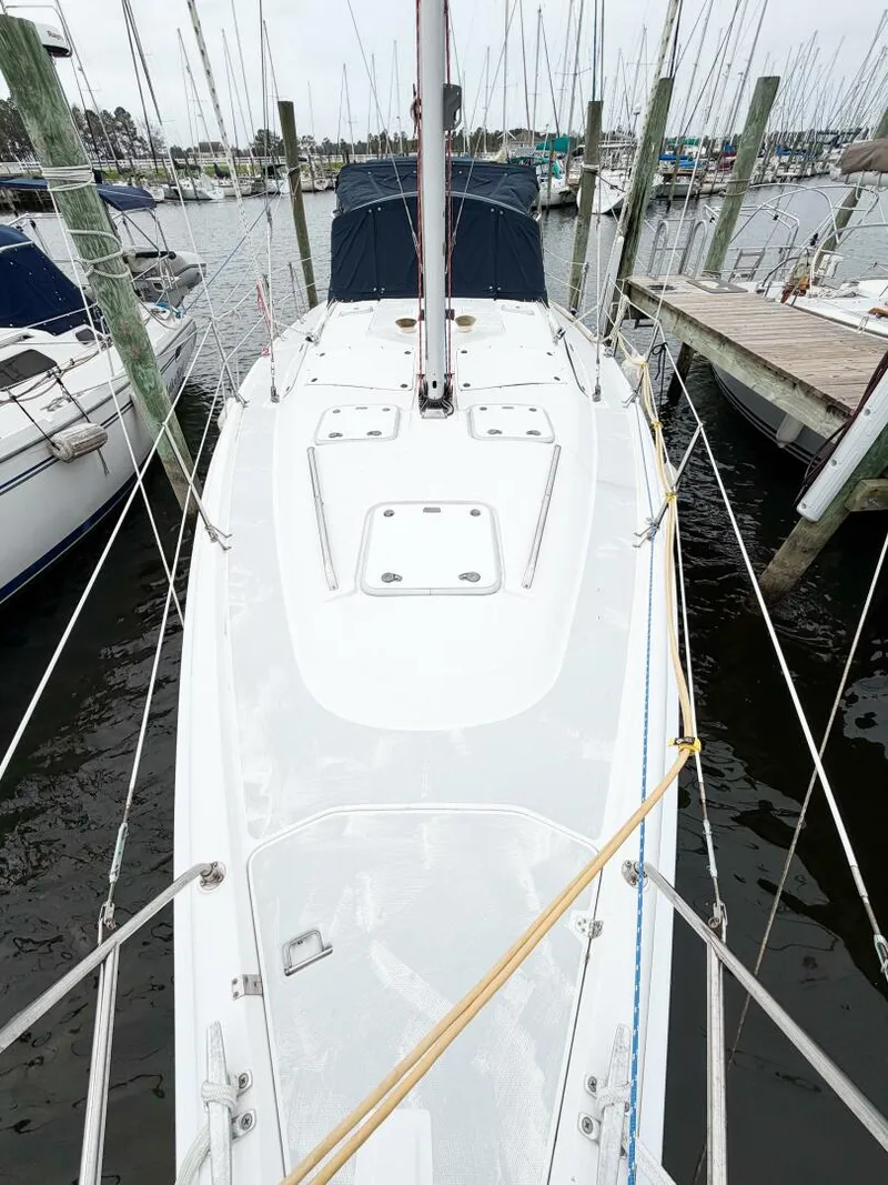 Slide: The Image of Hunter 380 2002 - 6
