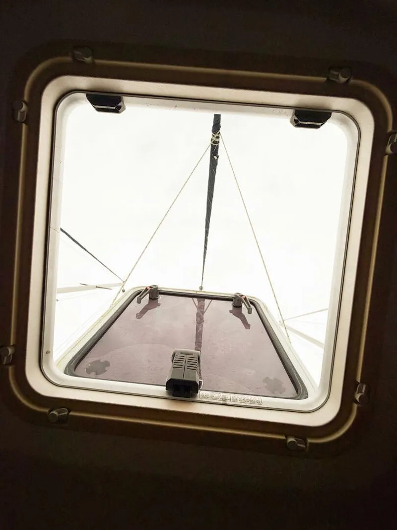 Slide: The Image of Hunter 380 2002 - 64