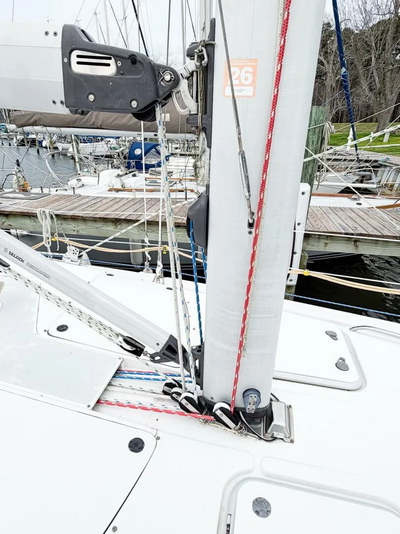 Slide: The Image of Hunter 380 2002 - 8