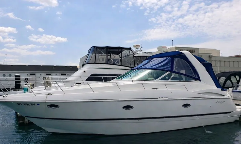 The Image of Cruisers 3672 Express 2000 - 0