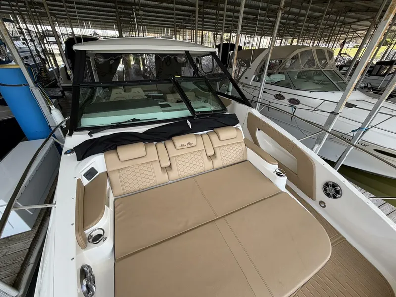Slide: The Image of Sea Ray Sundancer 320 2023 - 11