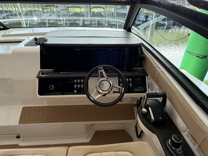 Slide: The Image of Sea Ray Sundancer 320 2023 - 12