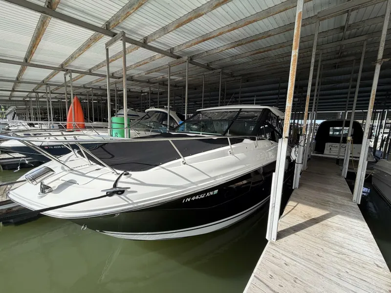 Slide: The Image of Sea Ray Sundancer 320 2023 - 19