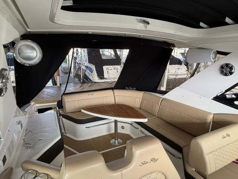 Slide: The Image of Sea Ray Sundancer 320 2023 - 8