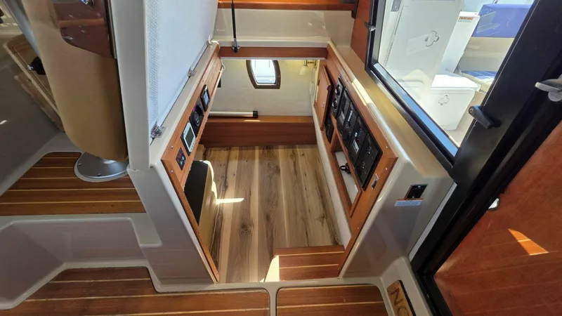 Slide: The Image of Ranger Tug 29-CB 2019 - 62