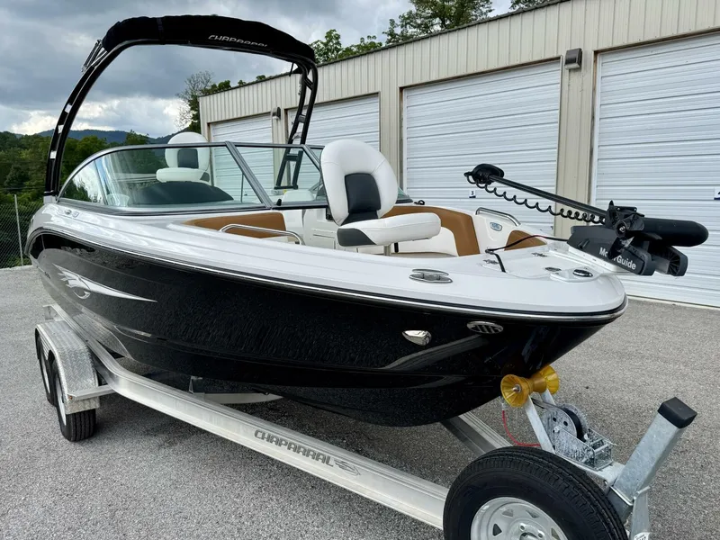 Slide: The Image of Chaparral 21 SSi Ski & Fish 2023 - 10