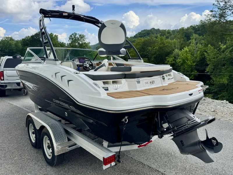 Slide: The Image of Chaparral 21 SSi Ski & Fish 2023 - 14