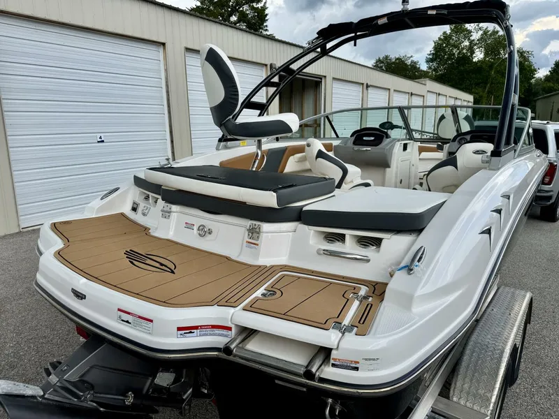 Slide: The Image of Chaparral 21 SSi Ski & Fish 2023 - 16
