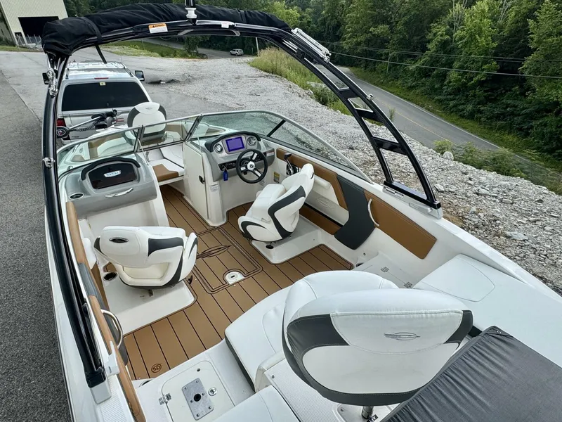 Slide: The Image of Chaparral 21 SSi Ski & Fish 2023 - 18