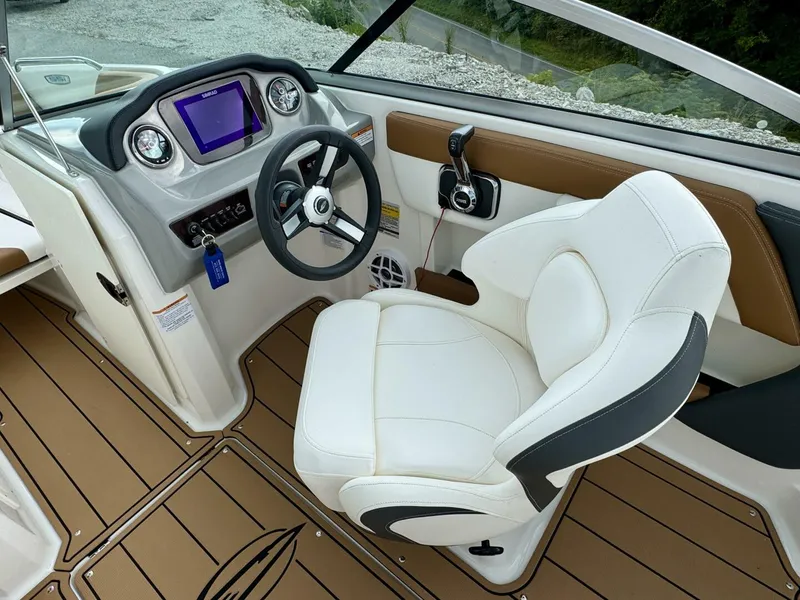 Slide: The Image of Chaparral 21 SSi Ski & Fish 2023 - 25