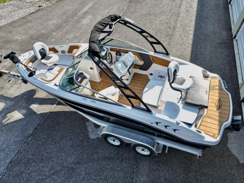 Slide: The Image of Chaparral 21 SSi Ski & Fish 2023 - 3
