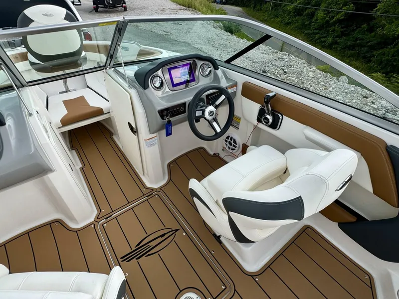 Slide: The Image of Chaparral 21 SSi Ski & Fish 2023 - 31