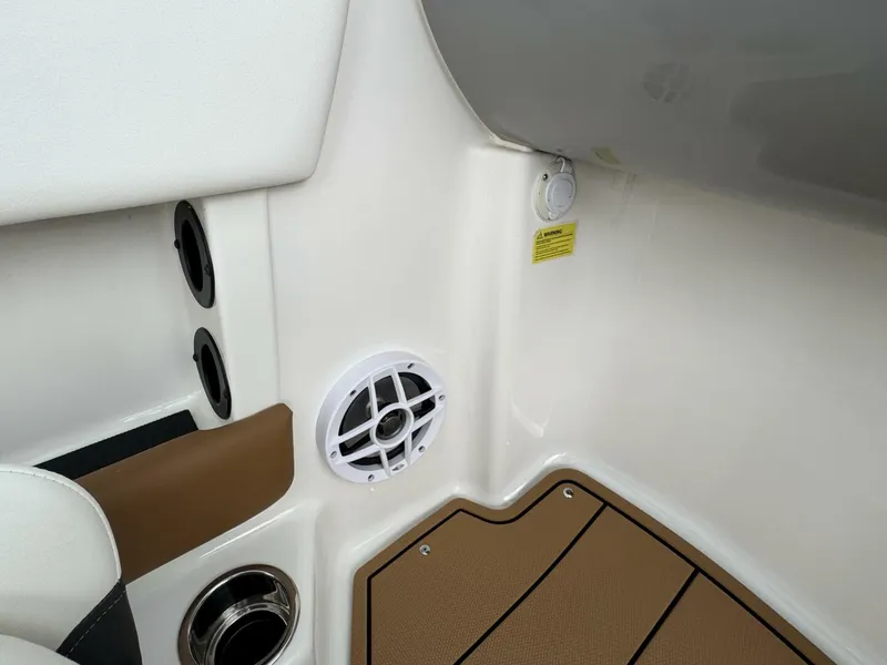 Slide: The Image of Chaparral 21 SSi Ski & Fish 2023 - 34