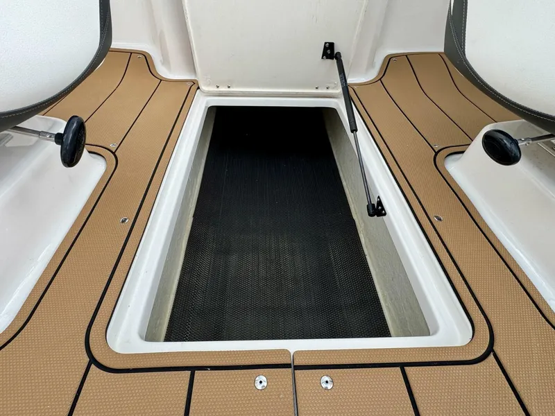 Slide: The Image of Chaparral 21 SSi Ski & Fish 2023 - 38