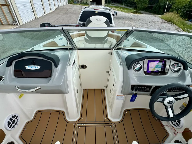Slide: The Image of Chaparral 21 SSi Ski & Fish 2023 - 42